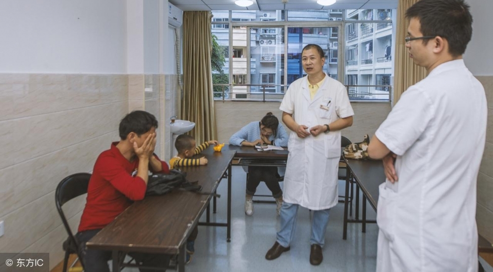 命运的残酷抵不过人间温情,携子流浪的李少刚受到广泛帮助!