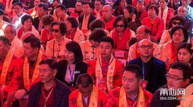 太疯狂!昨晚莆田文献步行街,望眼都是人,数百辆车动弹不得!