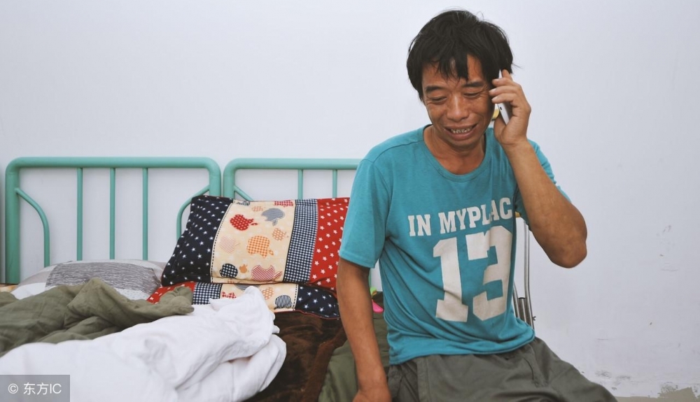 命运的残酷抵不过人间温情,携子流浪的李少刚受到广泛帮助!