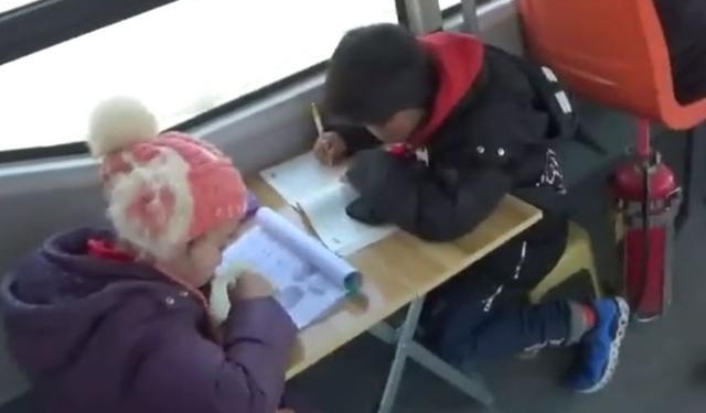 �̹����ϵ�������·��֮�� ��д��ҵ��С���ѡ���Ȧռ�˻���