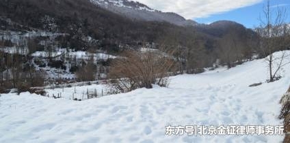 北京金钲律所:北京初雪,滑雪者互撞盆骨骨折,滑雪场百般