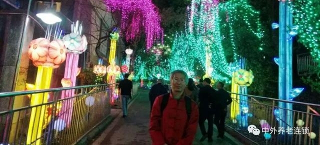 �ɶ������̻��Թ��ʹ��۵��У���ʳ����������