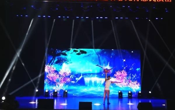 “春暖花开新时代”,番禺这场演出真是精彩绝伦!快快跟小番来看一看!