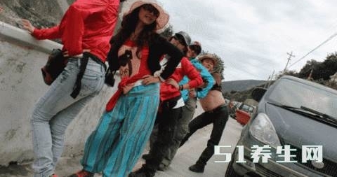 镜头下:川藏线上“穷游女”的真实生活