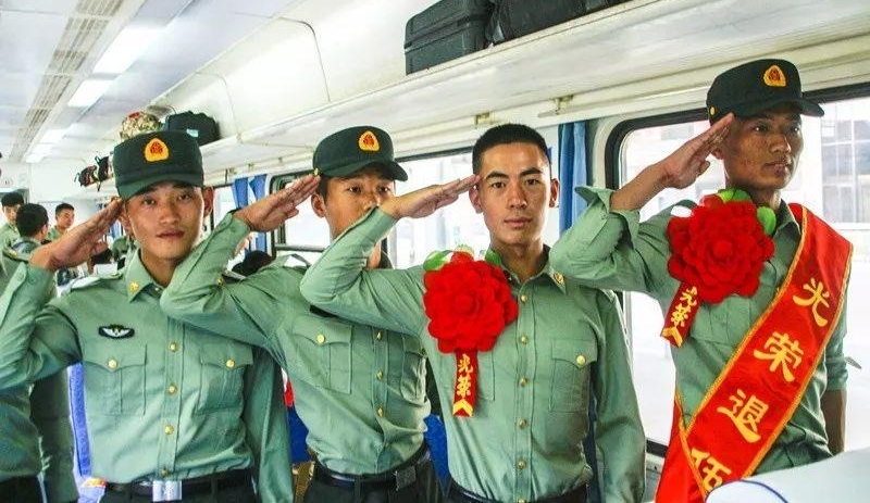 不必惊讶!因为他们都曾是战士!