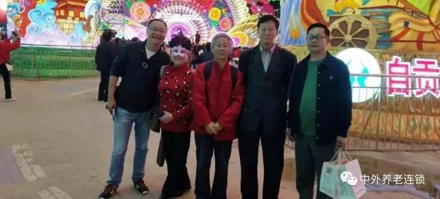 �ɶ������̻��Թ��ʹ��۵��У���ʳ����������