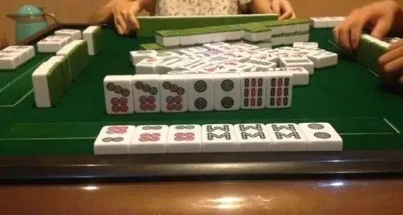 湖北警方又抓了17人,你打麻将还敢这样玩吗?麻友必看!