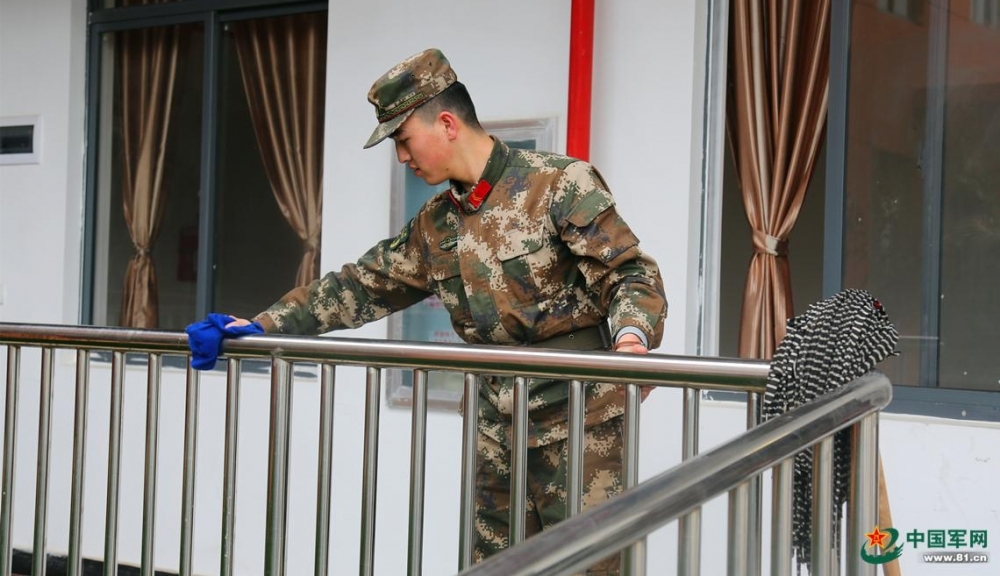 武警“雷锋”官兵:敬老院老人们的“兵儿子”