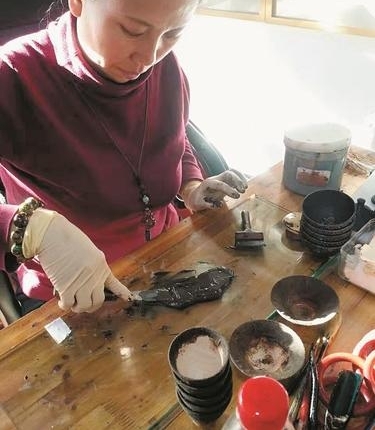 与漆结缘 她一路坚守一路传承