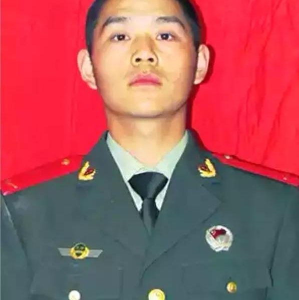 不必惊讶!因为他们都曾是战士!