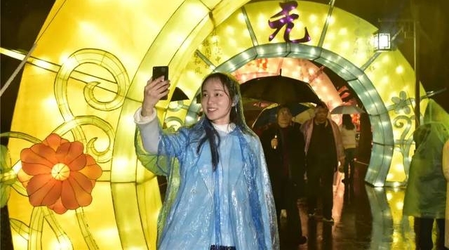 央视《新闻联播》又为武汉打call了!