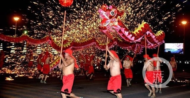上游影像·摄影家郭洪 | 铜梁火龙闹元宵