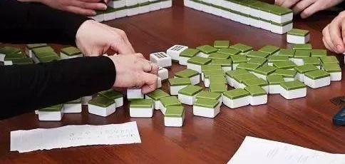 湖北警方又抓了17人,你打麻将还敢这样玩吗?麻友必看!