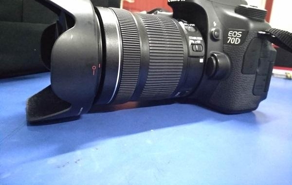 ����ĩ�೵�ϵ���һ��רҵ�����˾�۷���5000������Ƭ�ҵ�����