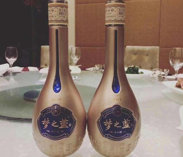 ����ѡ��������׾ƣ���һ��ʵ�����飬�����Ķ����ţ�