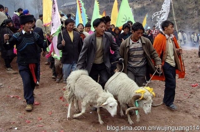 实拍:大凉山美姑彝人超度祖灵活动