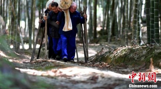 “树筒号子”——远去的客家伐木人发自肺腑的天籁之声