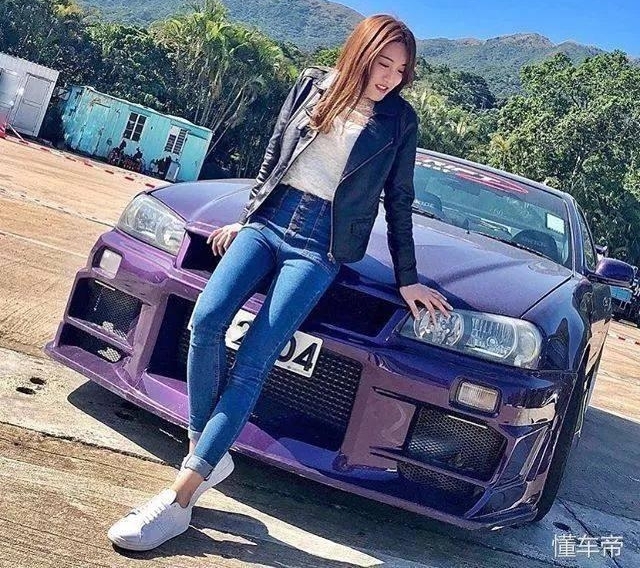你在美国开法拉利,父亲却在跑滴滴供你留学,网友:孩子该懂事啦