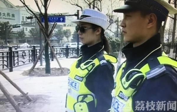 巾帼不让须眉!女辅警狂追几百米 抓获网上逃犯