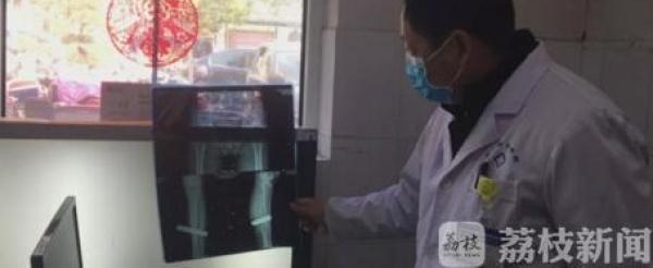 小腿贯穿伤 医院开启绿色通道紧急救治