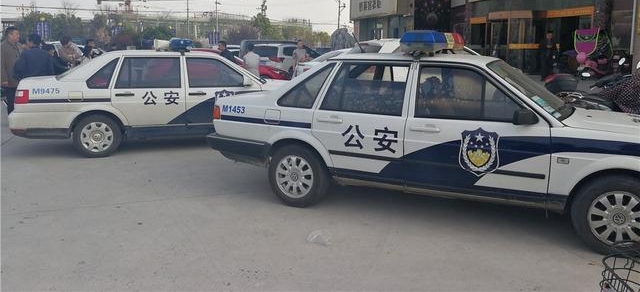 ȫ����ʢ��װ�γ�¥��һŮ������¥���񾯳ɹ�����