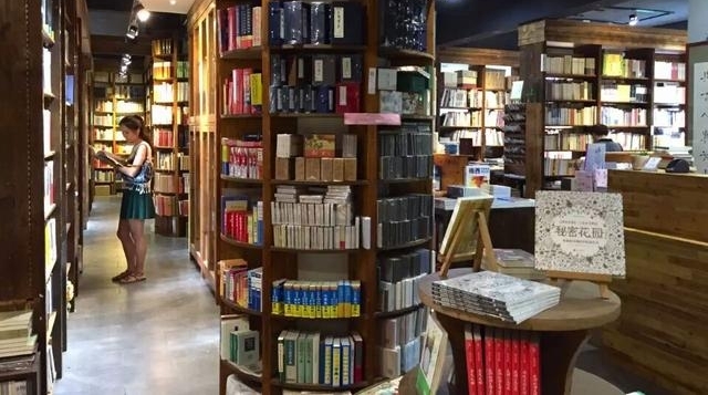 她将开书店视作一场修行,却因此收获美好而辽阔的人生