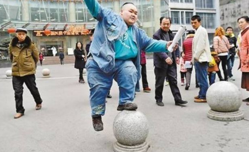 �ų��й���һ�����ӵ�450������С����ʳɹ�������˧����������