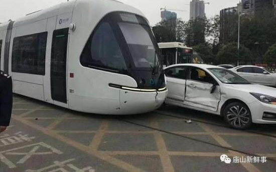 �人���ǧ���й�糵��ײ ������ʧ����ʵ