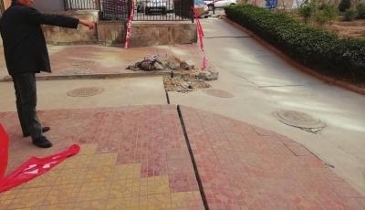 水管爆裂泡塌地基 兰州甘南花园1号楼居民担心楼体出现安全隐患