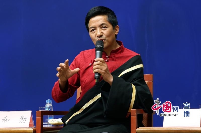 新闻办就艰苦奋斗创造幸福生活等内容举行基层干部记者见面会