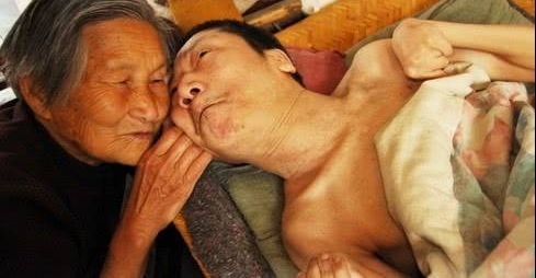 妈为儿子找小姐!只因儿子太娘,“弯”的让她看不下去,想变直!