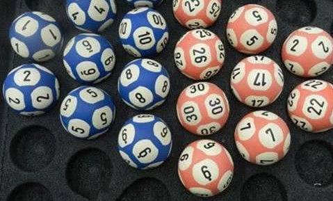 ˫ɫ��ѡ�ż����ϲ���֪����Ϊ�ζ���Ը��ȥ���أ�
