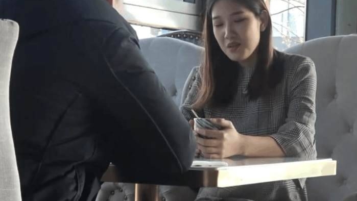 90后女子相亲时说了句这样的话, 遭到男子一巴掌打脸, 网友