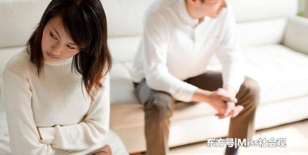 大嫂不能生育,大姑姐和婆婆想了一个馊主意,大伯子连夜敲我房门