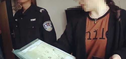 Ů����������թƭ�������＂����＂ �񾯼�ʱ����