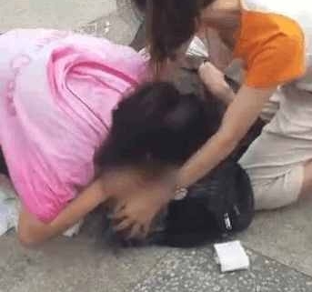 �����ε�·��, ·����Ů�������˹���������