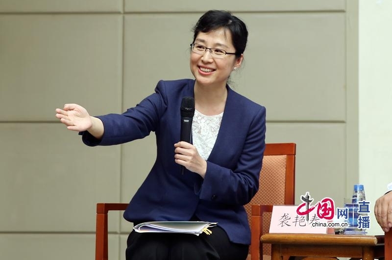 新闻办就艰苦奋斗创造幸福生活等内容举行基层干部记者见面会