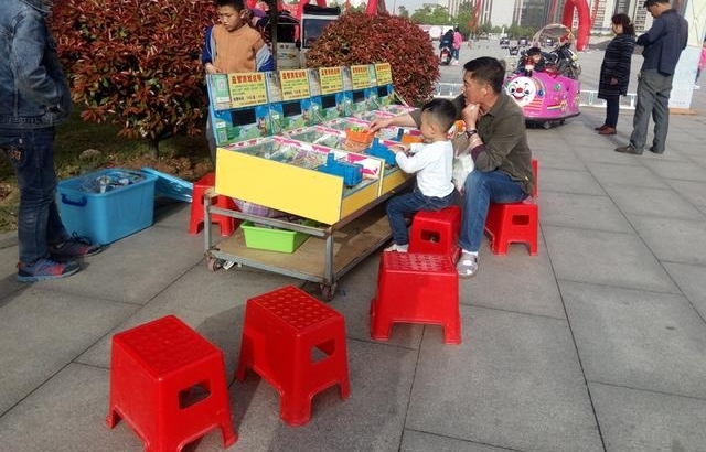 信阳市百花园有“电耗子”