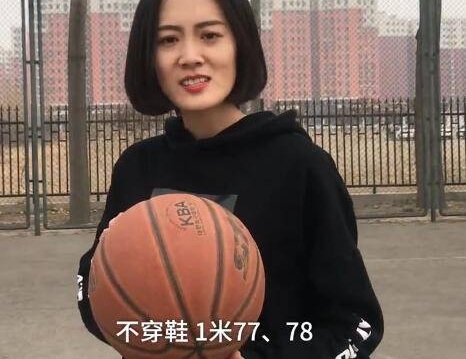 校花身高178腿长108 撞脸李溪芮 拍搞笑泳装视频走红