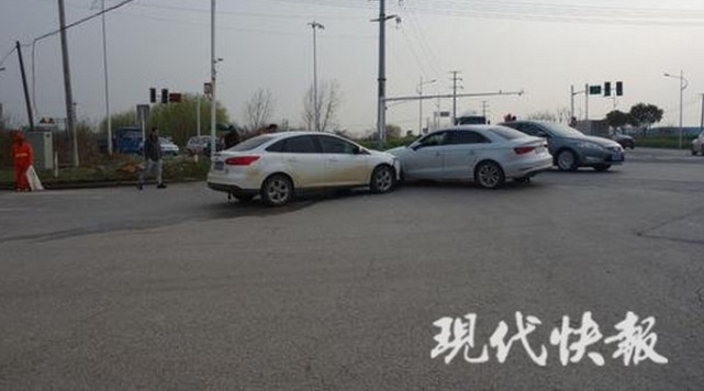 2��˾��·�ڲ����ٶ�ײ ԭ������ˢ��������û��·