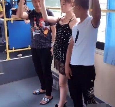 ��Ů�Ϲ���������Χ�����������ˣ�˾��һɲ��������ȴ������