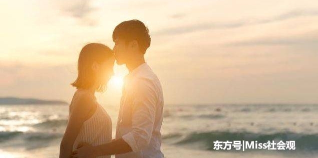 大嫂不能生育,大姑姐和婆婆想了一个馊主意,大伯子连夜敲我房门