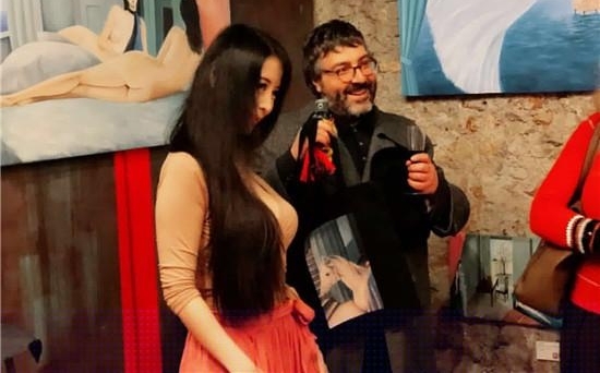��ȱϯ�ߵĹ�����-�̻�����Ʒչ�������������Ļ