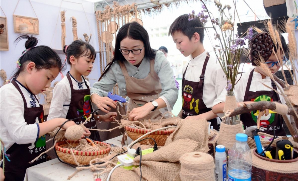 达州市第九届中小学生艺术节艺术工作坊、艺术作品展评