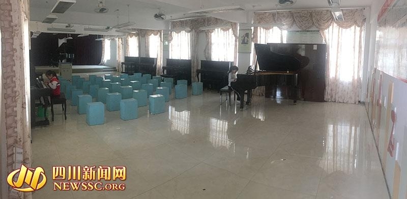���ж�ʮ�� ף���봨����¹Сѧ���ӡ���ţ��ѧ¥�������ȫ������ѧУ��