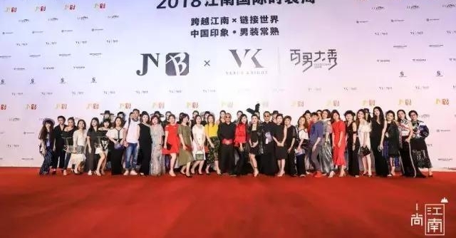 �Ļ���磬ʱ������ح2018���Ϲ���ʱװ��ʢ��Ļ