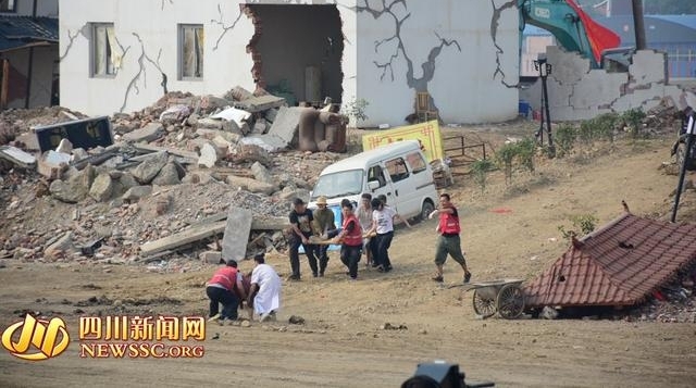 空降兵军投入2018四川省级抗震救灾综合演练 全国首次
