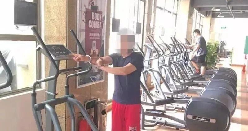 广西:健身馆“顺走”手机,小偷竟还叫失主报警??