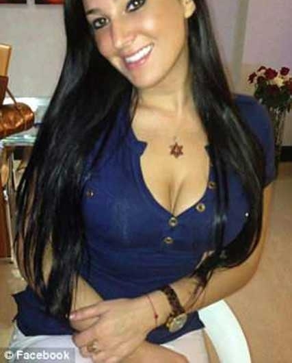 ������Ů�������»�����һ�� �������Ű����ʬ