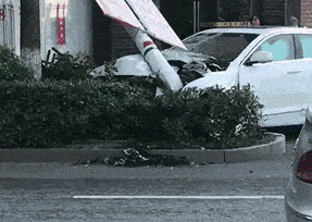 �·��������Ͼ����տ�������ײ��·�ƣ����Ҷ������ˣ�